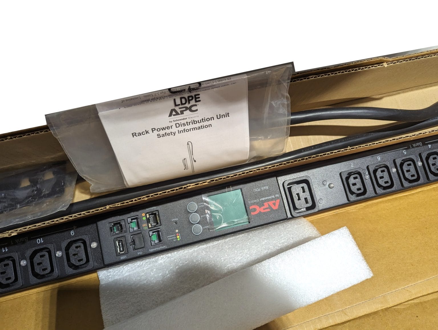 Ended | APC AP8941 Switched PDU 2G 0U 30A 208V (21x) C13 (3x) C19 ...