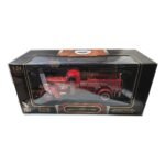 Yat Ming 1939 American LaFrance B-550RC 1:24 Die Cast Metal Signature Series