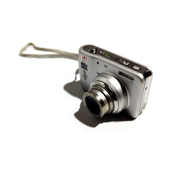 Nikon CoolPix L5 7.2MP Compact Digital Camera 5x Optical Zoom (2) Nikon CoolPix L5 7.2MP Compact Digital Camera 5x Optical Zoom