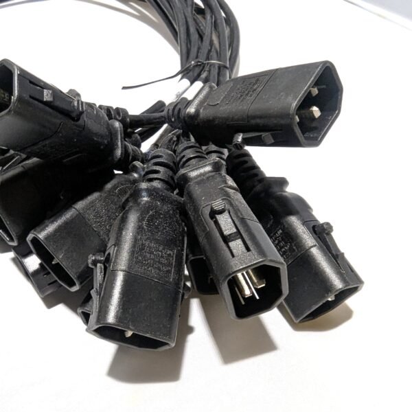 SSEMCO 3 Ft (Quantity 12) IEC320-C13 to C14 Locking AC Power Cords 10A 250V Black