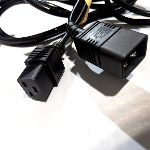 Volex AC Power Cables (Qty 4) IEC C19 to C20 8 Feet Black 16A 250V N14586 (2) Volex AC Power Cables (Qty 4) IEC C19 to C20 8 Feet Black 16A 250V N14586