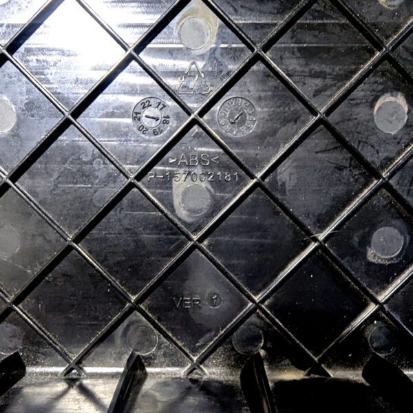 Eaton 9PX UPS EBM Extended Battery Module 3U Front Cover Bezel P-157002181 (3) Eaton 9PX UPS EBM Extended Battery Module 3U Front Cover / Bezel P-157002181