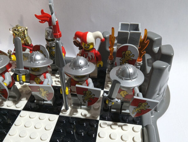 Lego Kingdoms Chess Set (853373) Almost Complete - Image 7