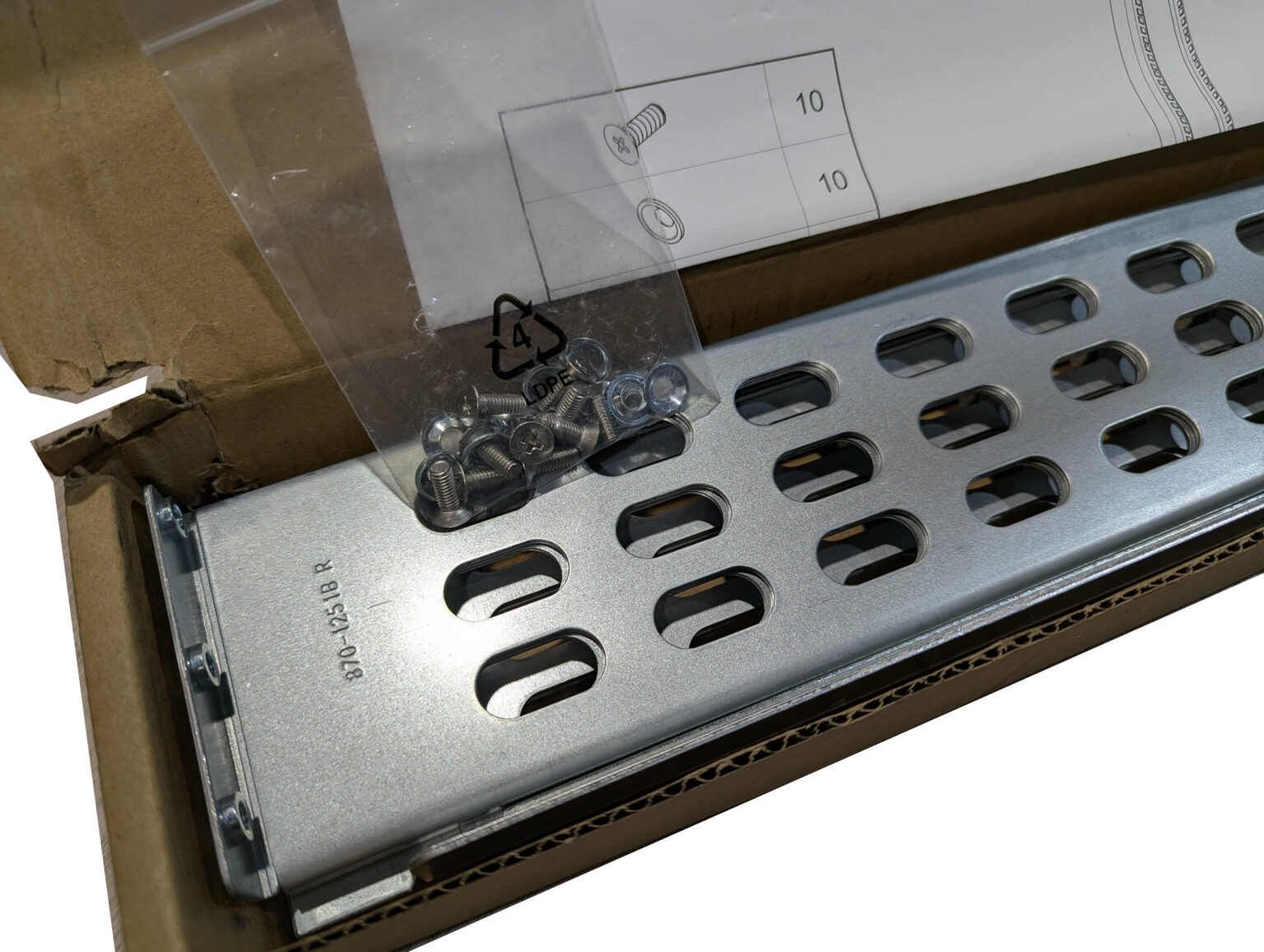 APC OM-756H Smart-UPS 4-Post Rackmount Rail Kit (NOB) | Adhesive Networks