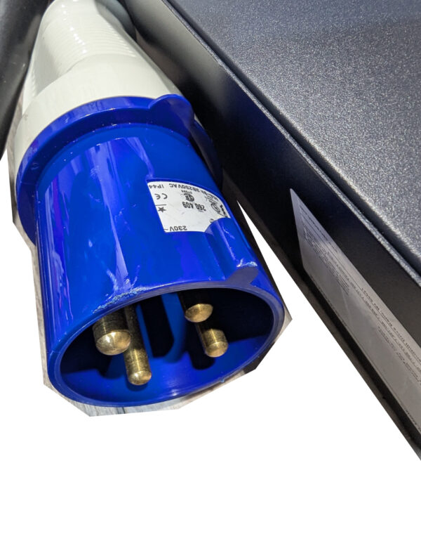 Server Technology CS-48VDX454A1AA Smart PDUs 240V 17.3kW 48A 3-PH 96-Outlets IEC 60309 Plug (5) Server Technology CS-48VDX454A1/AA Smart PDU 240V 17.3kW 48A 3-PH 48-Outlets IEC 60309 Plug