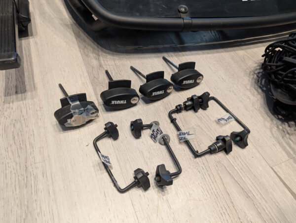 Thule Canyon XT Roof Basket Black 859002859XT with Cargo Net & Cargo Bag (4) Thule Canyon XT Roof Basket Black 859002/859XT with Cargo Net & Cargo Bag