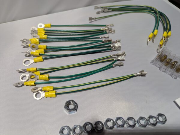 APC AR8390 NetShelter Grounding Kit