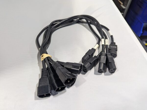 NetApp (QTY 5) AC Extension Power Cords 10A 250V 17 AWG 2.25 Feet IEC C13 to C14 117-00005
