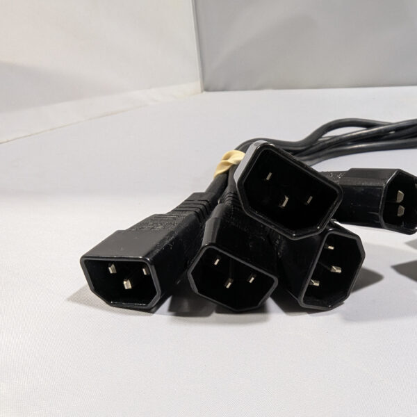 NetApp (QTY 5) AC Extension Power Cords 10A 250V 17 AWG 2.25 Feet IEC C13 to C14 117-00005