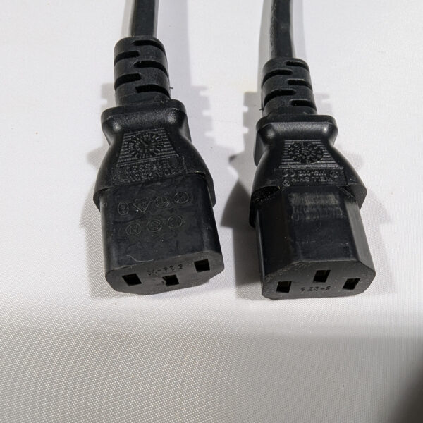 Well Shin (QTY 6) AC Extension Power Cords 10A 250V 18 AWG 1 Foot IEC C13 to C14 (E115330)