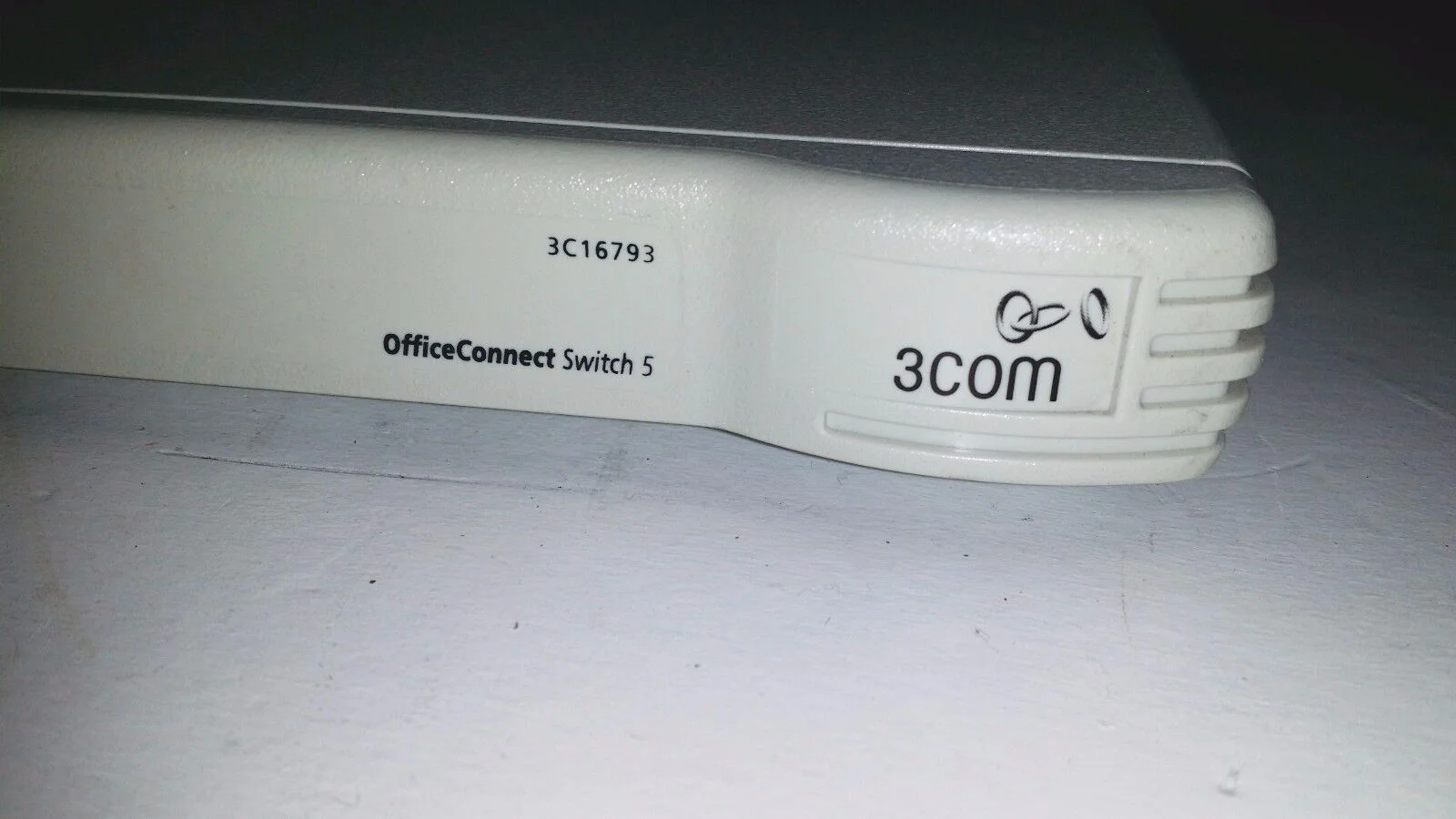 3Com OfficeConnect Switch 5 (3C16793) 5-Ports External Switch with Power Supply - Image 4